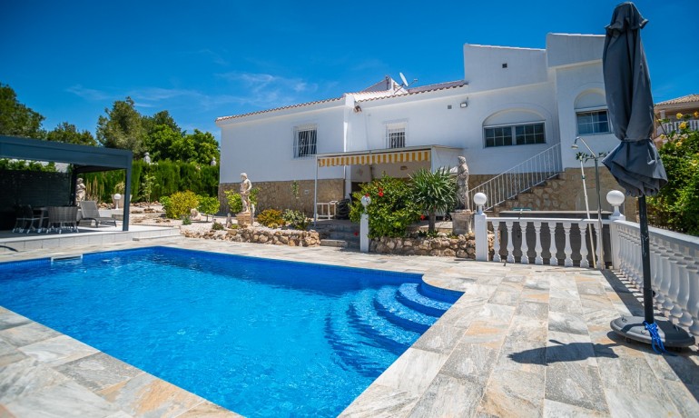 Venta - Casa -
La Marina - LA MARINA
