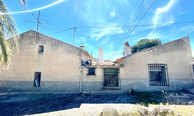 Sale - Villa -
La Romana - Villas de la Romana