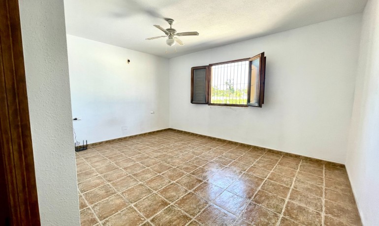 Venta - Villa -
Catral