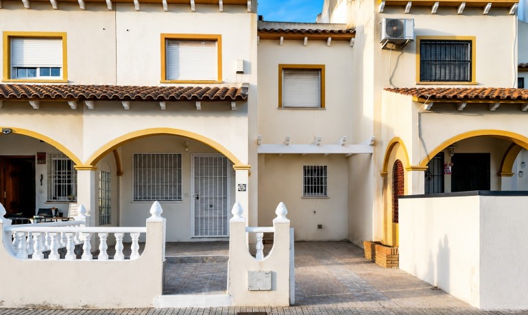 Sale - Apartment / Flat -
Orihuela Costa* - Los Almendros