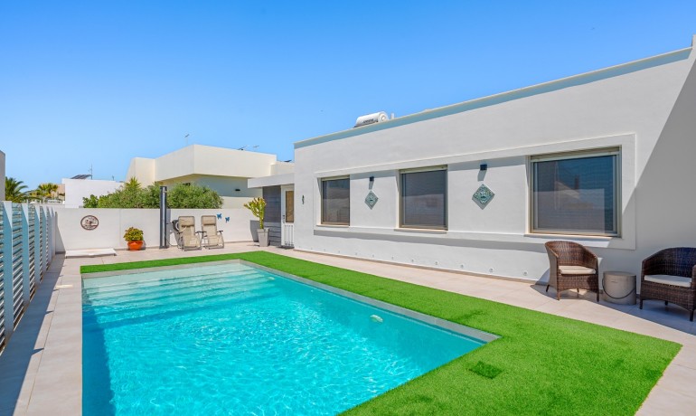 Sale - Villa -
La Marina* - La Marina