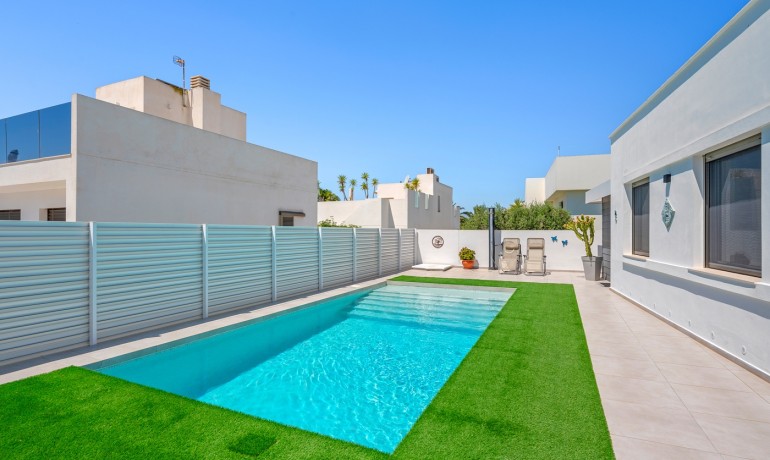 Sale - Villa -
La Marina* - La Marina
