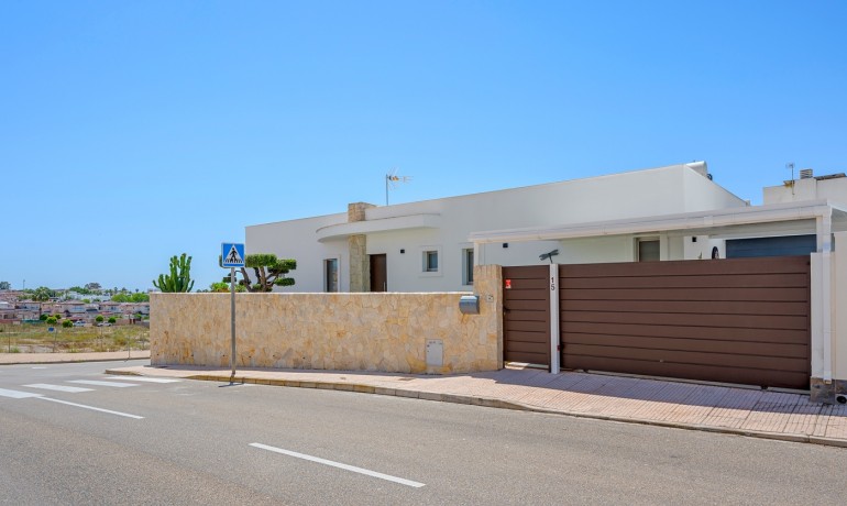 Sale - Villa -
La Marina* - La Marina