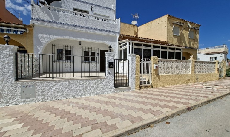 Sale - House -
La Marina - La Marina - Urbanization