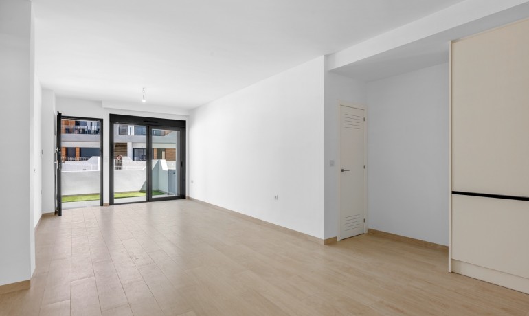 Sale - Apartment / Flat -
San Miguel de Salinas - San Miguel