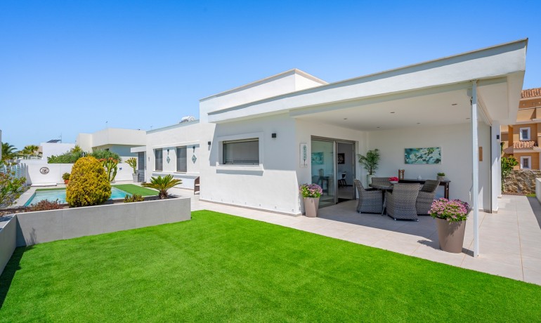 Sale - Villa -
La Marina