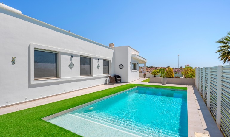 Sale - Villa -
La Marina