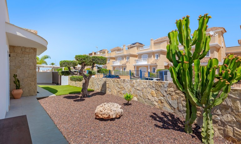 Sale - Villa -
La Marina