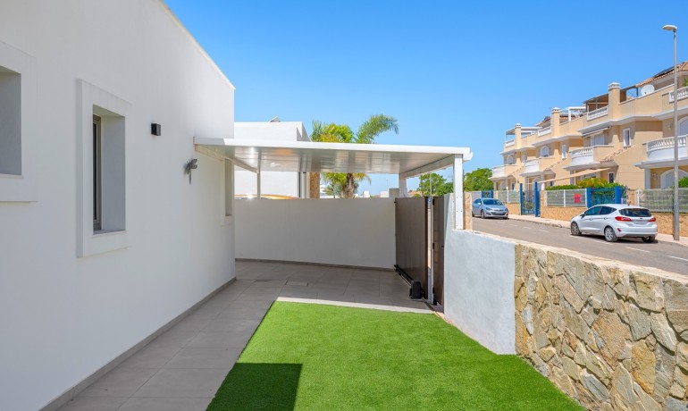 Sale - Villa -
La Marina