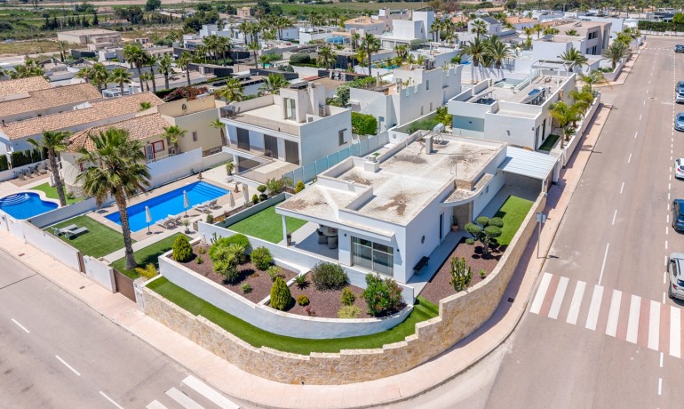 Sale - Villa -
La Marina