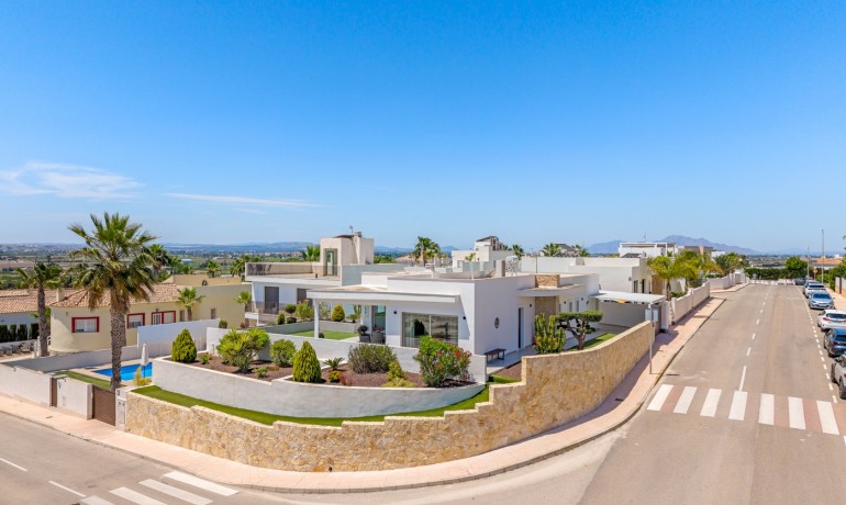 Sale - Villa -
La Marina