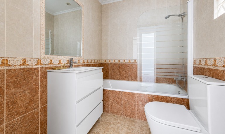 Sale - Apartment / Flat -
Orihuela Costa - Los Almendros