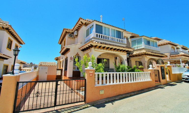 Sale - House -
Orihuela Costa* - Cabo Roig
