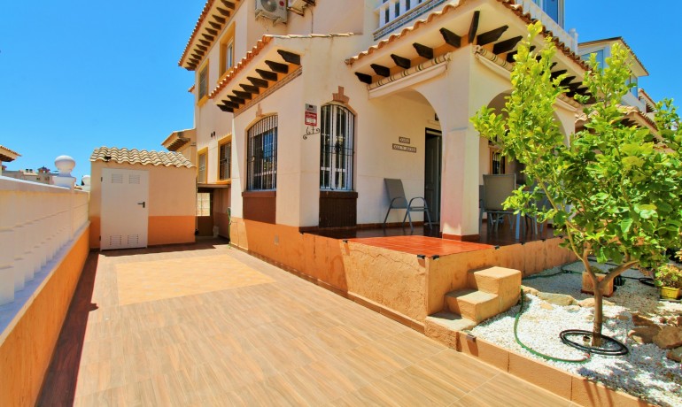 Sale - House -
Orihuela Costa* - Cabo Roig
