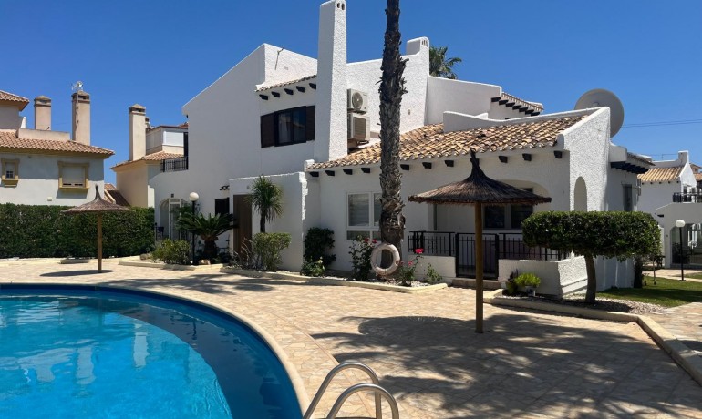 Sale - House -
Orihuela Costa* - Cabo Roig Playa