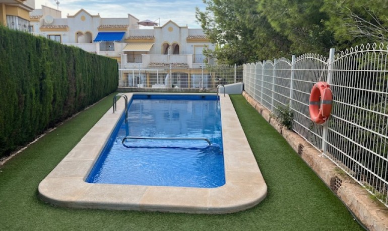 Sale - House -
Torrevieja* - Los Altos