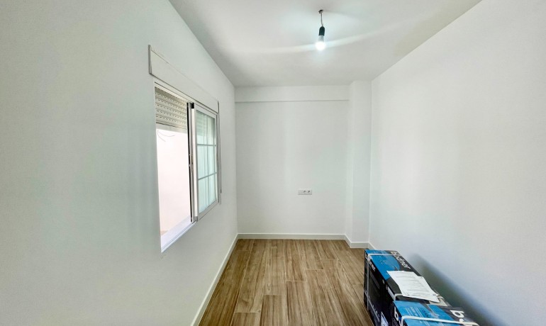 Sale - House -
Daya Vieja