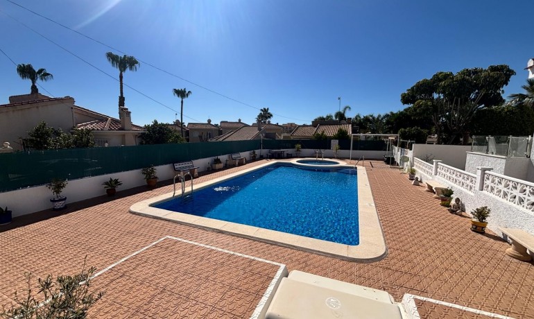 Sale - Villa -
Ciudad Quesada - La Fiesta