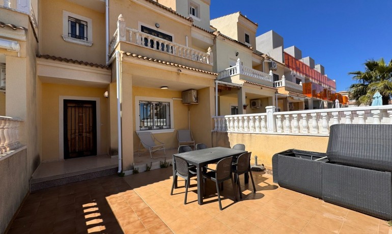 Sale - House -
Orihuela Costa - Lomas de Don Juan
