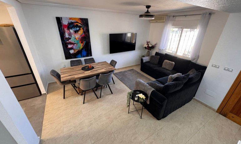 Sale - House -
Orihuela Costa - Lomas de Don Juan