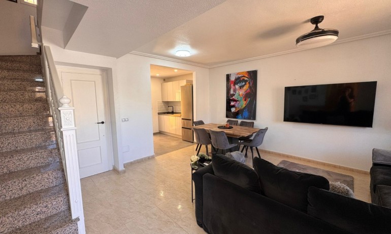 Sale - House -
Orihuela Costa - Lomas de Don Juan