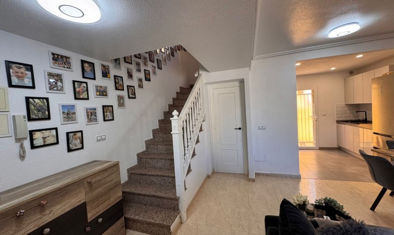 Sale - House -
Orihuela Costa - Lomas de Don Juan