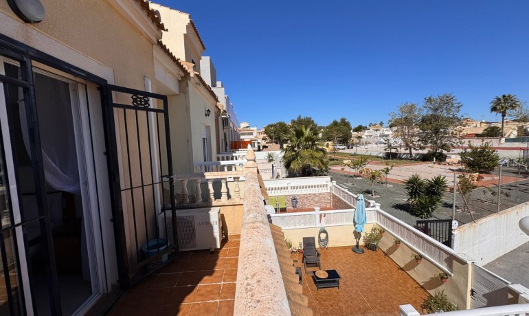 Sale - House -
Orihuela Costa - Lomas de Don Juan