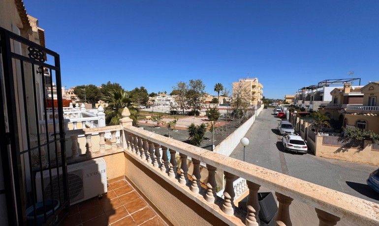 Sale - House -
Orihuela Costa - Lomas de Don Juan