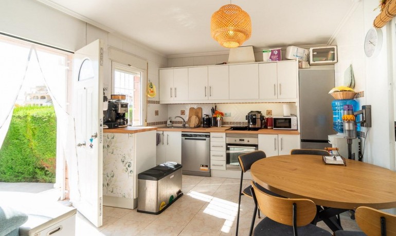 Sale - Villa -
Orihuela Costa* - Punta Prima