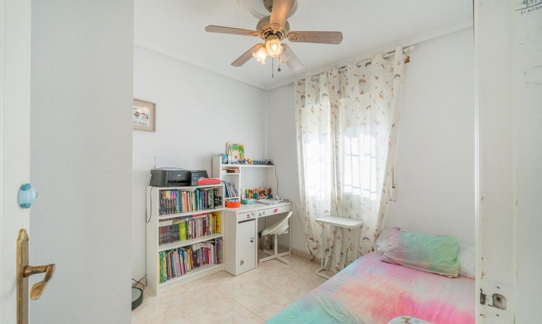 Sale - Villa -
Orihuela Costa* - Punta Prima