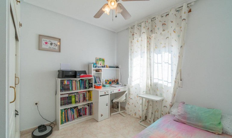 Sale - Villa -
Orihuela Costa* - Punta Prima