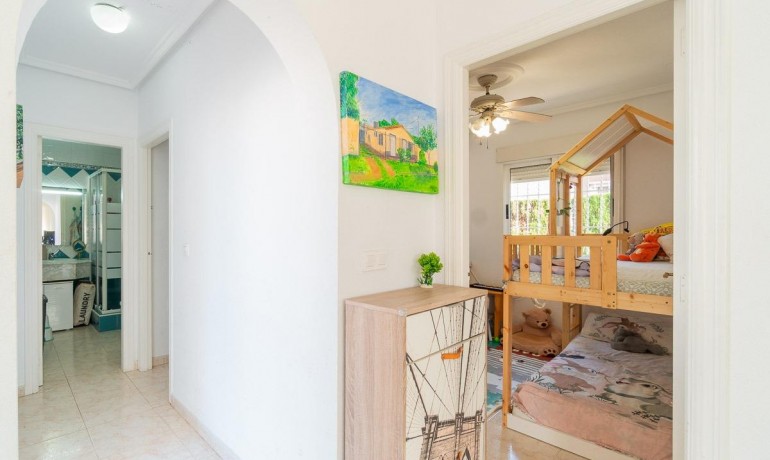 Sale - Villa -
Orihuela Costa* - Punta Prima