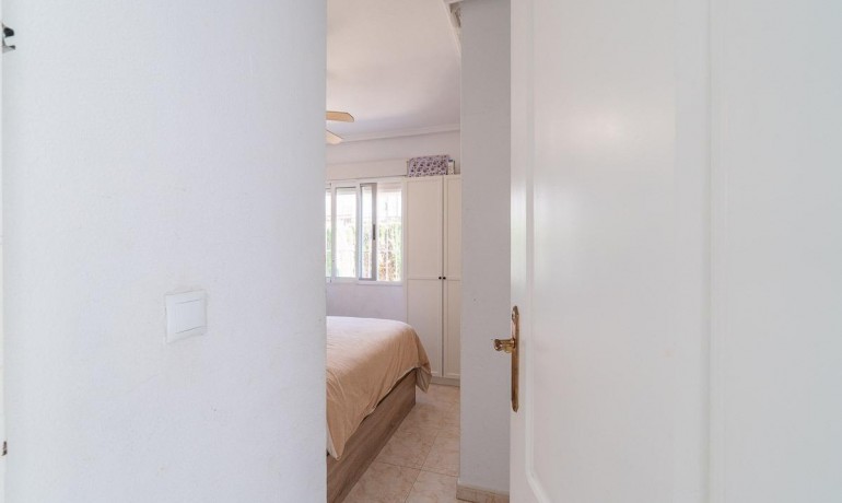 Sale - Villa -
Orihuela Costa* - Punta Prima