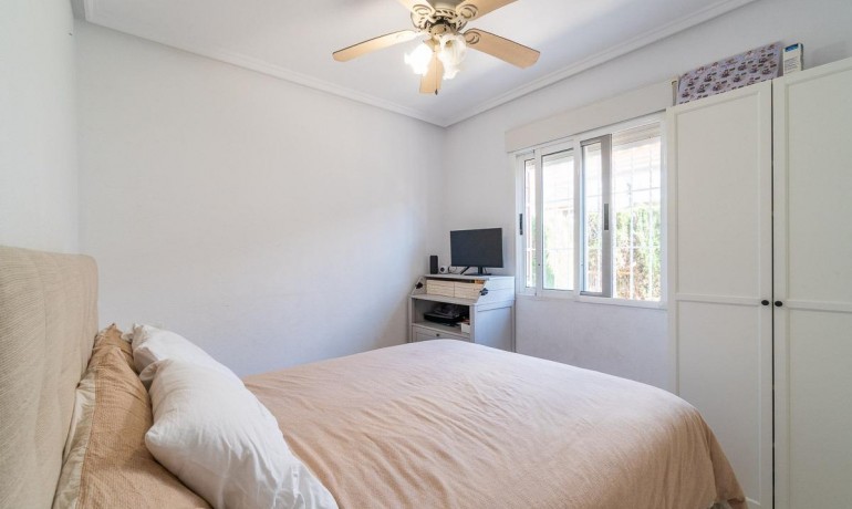 Sale - Villa -
Orihuela Costa* - Punta Prima
