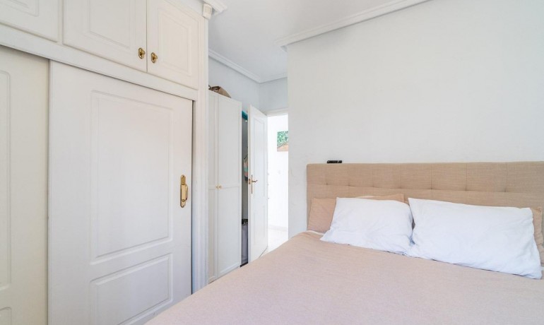 Sale - Villa -
Orihuela Costa* - Punta Prima