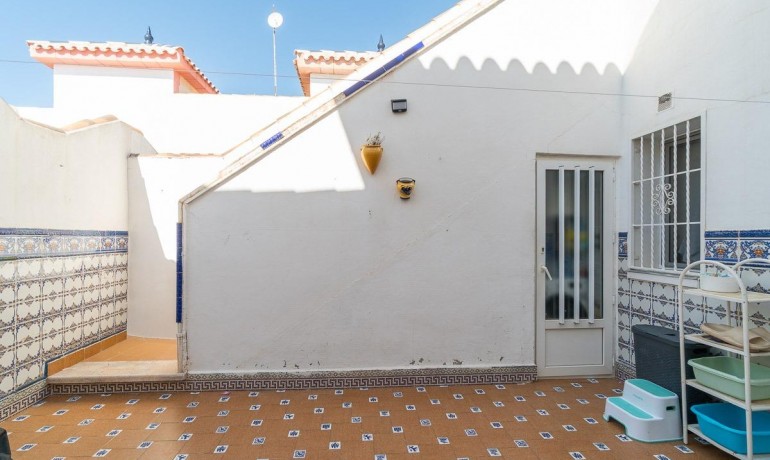 Sale - Villa -
Orihuela Costa* - Punta Prima