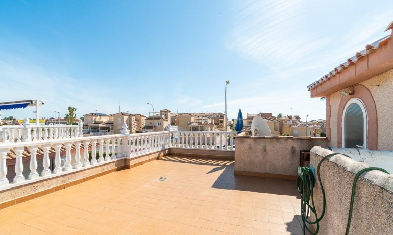 Sale - Villa -
Orihuela Costa* - Punta Prima
