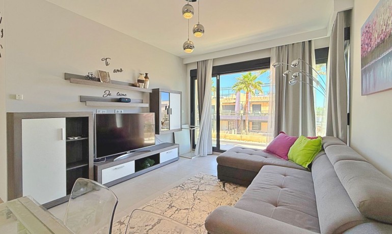 Sale - Apartment / Flat -
Pilar de La Horadada - Torre de La Horadada - Town