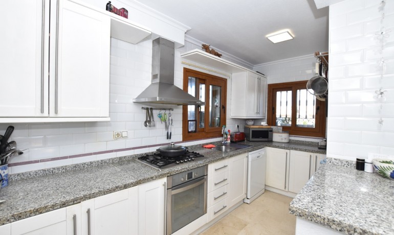 Sale - Villa -
Algorfa - La Finca Golf Resort
