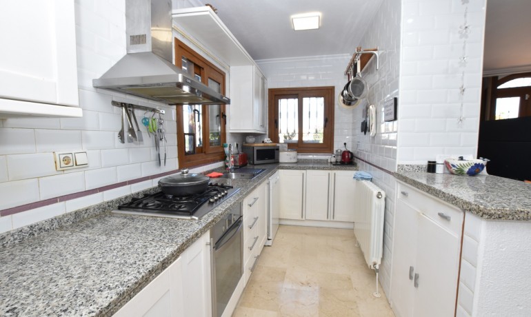 Sale - Villa -
Algorfa - La Finca Golf Resort