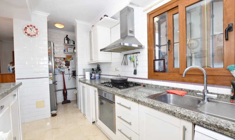 Sale - Villa -
Algorfa - La Finca Golf Resort