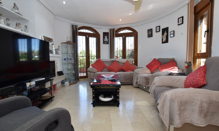 Sale - Villa -
Algorfa - La Finca Golf Resort