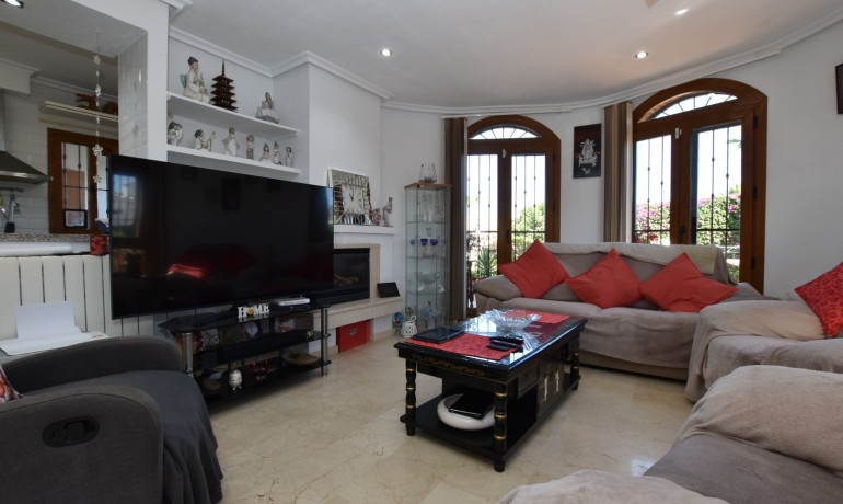 Sale - Villa -
Algorfa - La Finca Golf Resort
