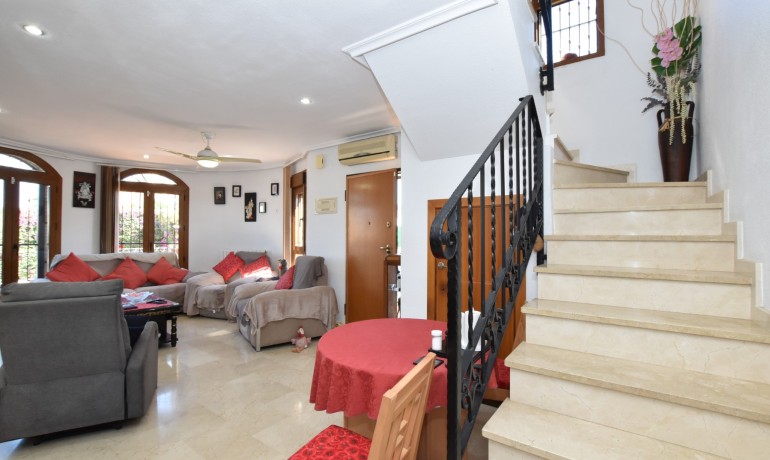 Sale - Villa -
Algorfa - La Finca Golf Resort
