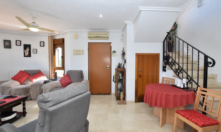 Sale - Villa -
Algorfa - La Finca Golf Resort