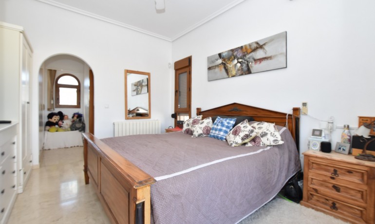 Sale - Villa -
Algorfa - La Finca Golf Resort