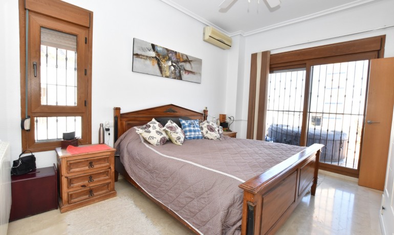 Sale - Villa -
Algorfa - La Finca Golf Resort