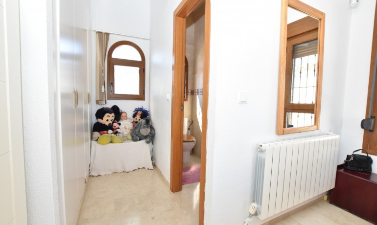 Sale - Villa -
Algorfa - La Finca Golf Resort