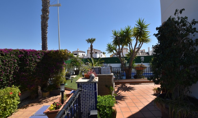 Sale - Villa -
Algorfa - La Finca Golf Resort