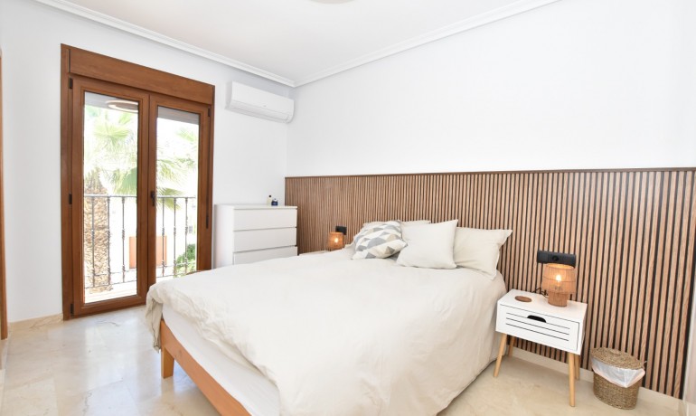 Sale - House -
Algorfa - La Finca Golf Resort